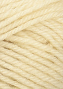 Nahaufnahme von Sandnes Garn Peer Gynt 1012 Natural White
