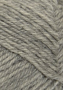 Nahaufnahme von Sandnes Garn Peer Gynt 1042 Grey Mottled
