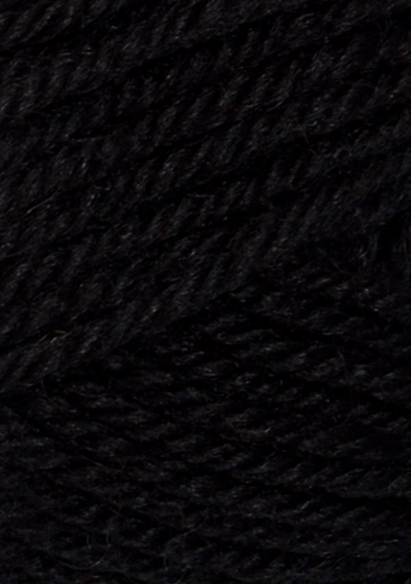 Nahaufnahme von Sandnes Garn Peer Gynt 1099 Black