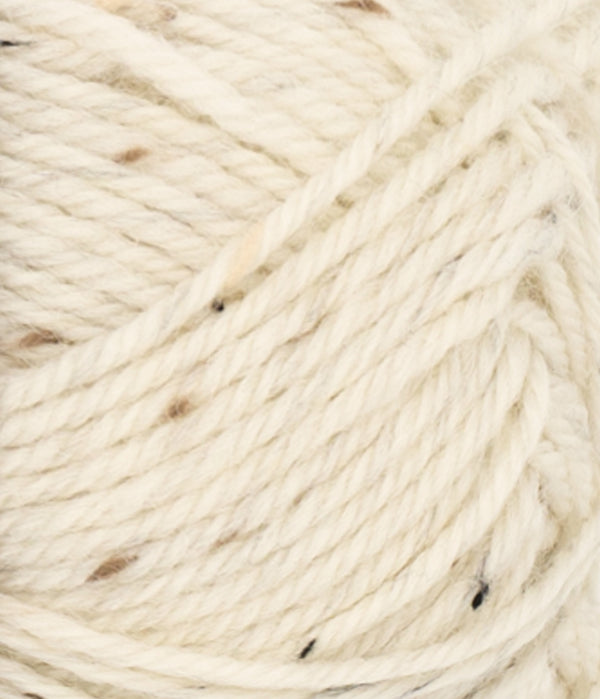 Nahaufnahme von Sandnes Garn Peer Gynt 2523 Nature Tweed