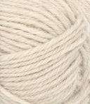 Nahaufnahme von Sandnes Garn Peer Gynt 2641 Natural Mottled