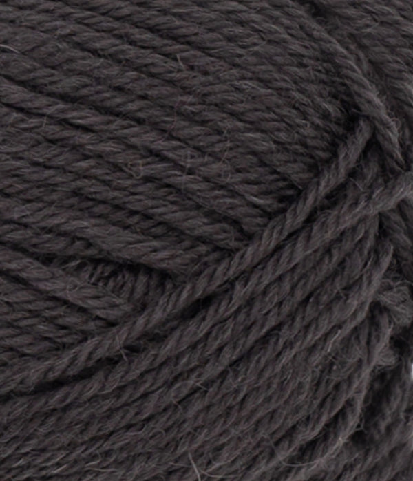 Nahaufnahme von Sandnes Garn Peer Gynt 3800 Bristol Black