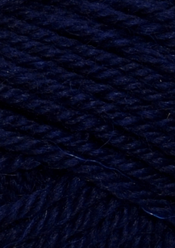 Nahaufnahme von Sandnes Garn Peer Gynt 5575 Navy