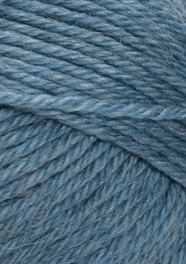 Nahaufnahme von Sandnes Garn Peer Gynt 6324 Blue Mottled