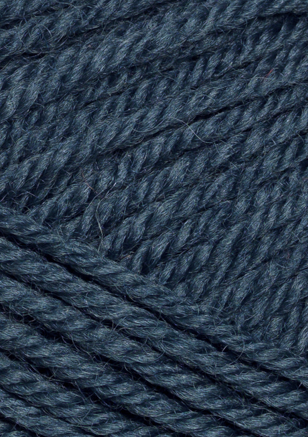 Nahaufnahme von Sandnes Garn Peer Gynt 6572 Dark Blue