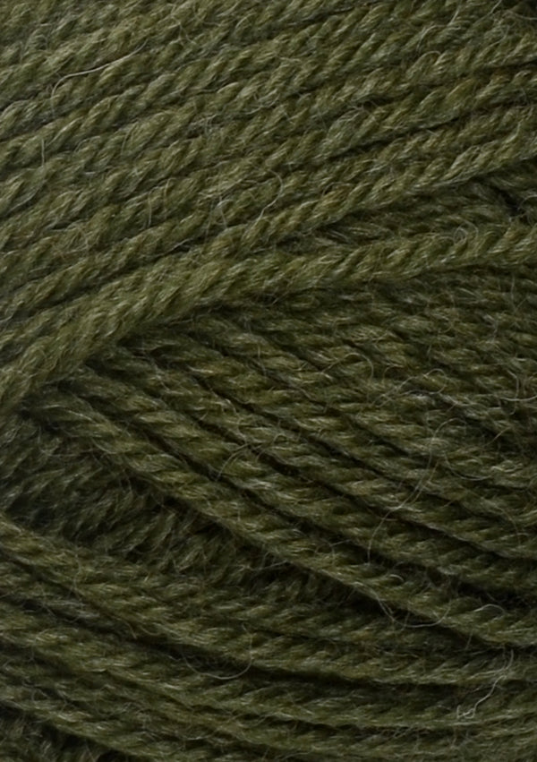 Nahaufnahme von Sandnes Garn Peer Gynt 9572 Dark Green Mottled
