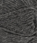 Nahaufnahme von Sandnes Garn Peer Gynt by PetiteKnit 1065 Charcoal Melange