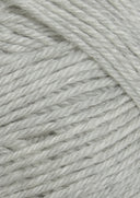 Nahaufnahme von Sandnes Garn Babyull Lanett 1022 Light Grey Melange