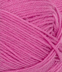 Nahaufnahme von Sandnes Garn Babyull Lanett 4628 Magenta