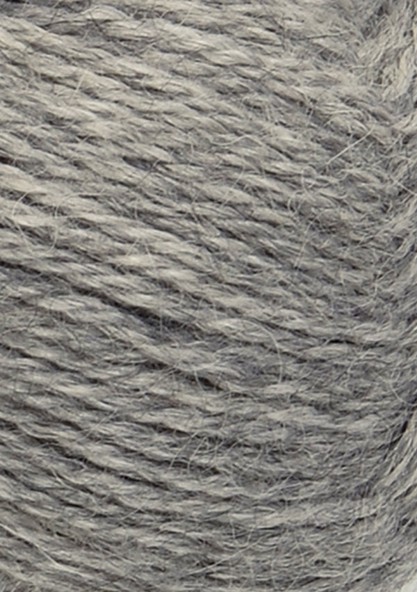Nahaufnahme von Sandnes Garn Mini Alpakka 1042 Grey Mottled