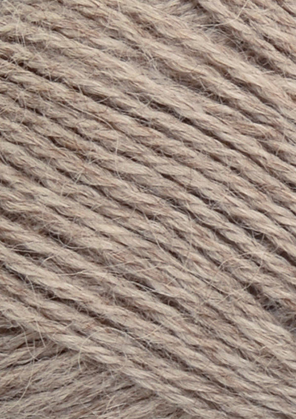 Nahaufnahme von Sandnes Garn Mini Alpakka 2650 Beige Mottled