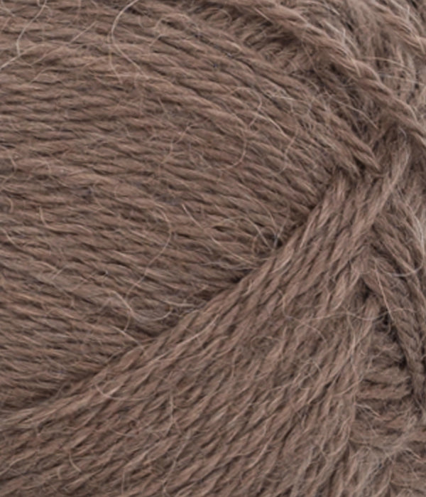 Nahaufnahme von Sandnes Garn Mini Alpakka 3161 Acorn