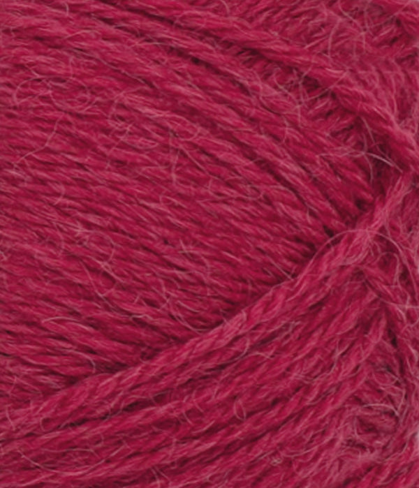 Nahaufnahme von Sandnes Garn Mini Alpakka 4255 Rumba Red