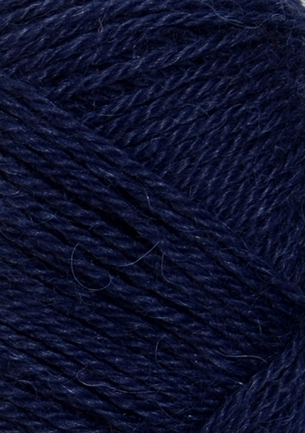 Nahaufnahme von Sandnes Garn Mini Alpakka 5575 Navy