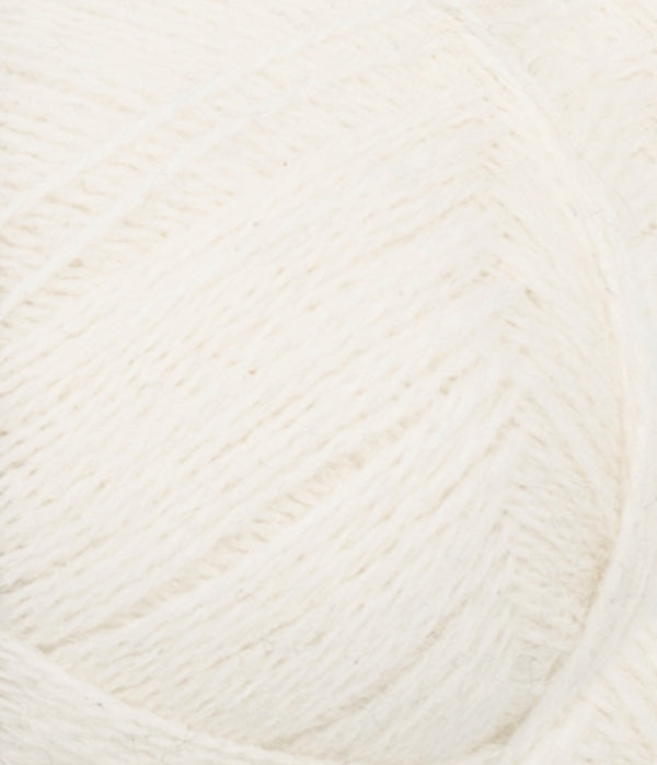 Nahaufnahme von Sandnes Garn Alpakka Følgetråd 1002 White