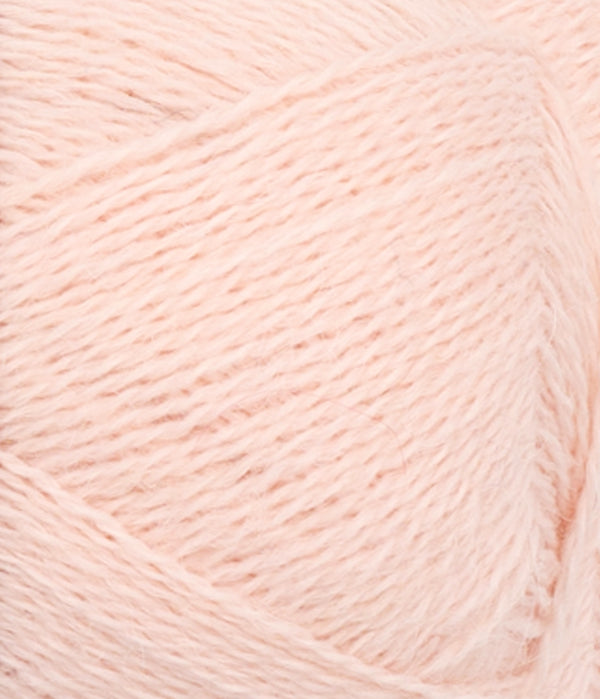 Nahaufnahme von Sandnes Garn Alpakka Følgetråd 3509 Ballet Tutu