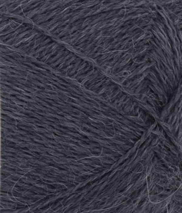 Nahaufnahme von Sandnes Garn Alpakka Følgetråd 6581 Dark Grey Blue