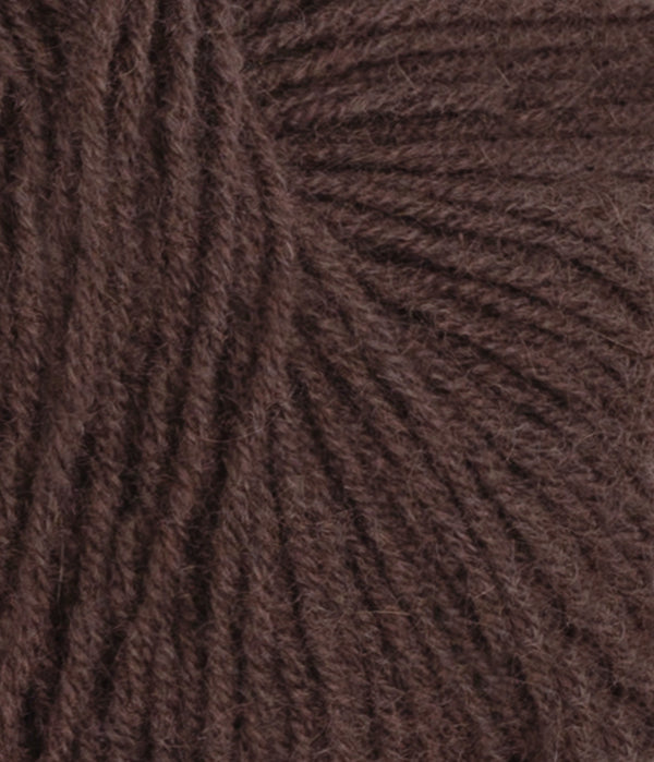 Nahaufnahme von Sandnes Garn 3082 Dark Brown