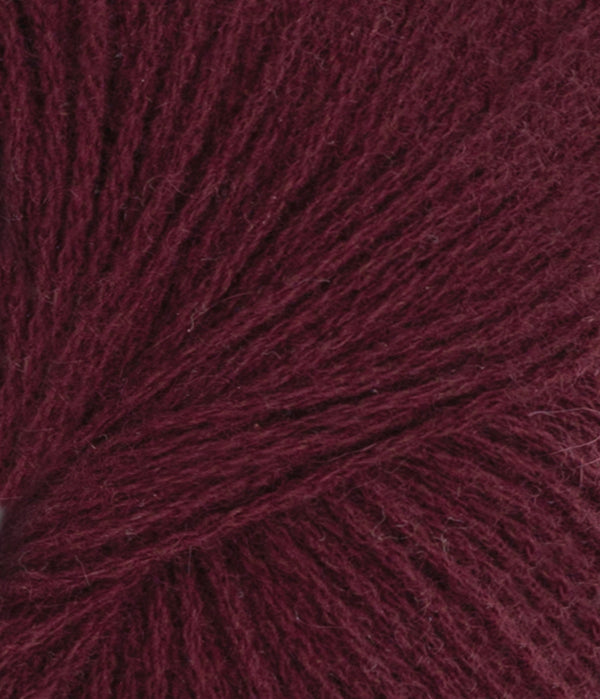Nahaufnahme von Sandnes Garn Cashmere 4372 Burgundy