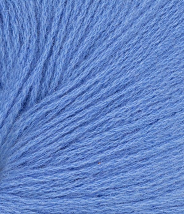 Nahaufnahme von Sandnes Garn Cashmere 5824 Provance Blue
