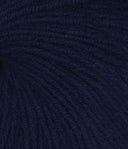 Nahaufnahme von Sandnes Garn Cashmere 5882 Dark Navy