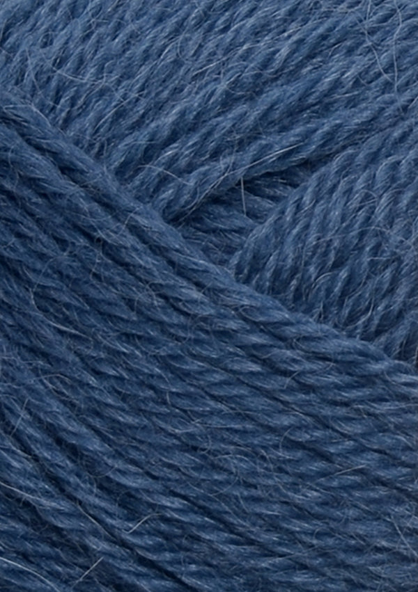 Nahaufnahme von Sandnes Garn Alpakka Ull 6364 Dark Blue