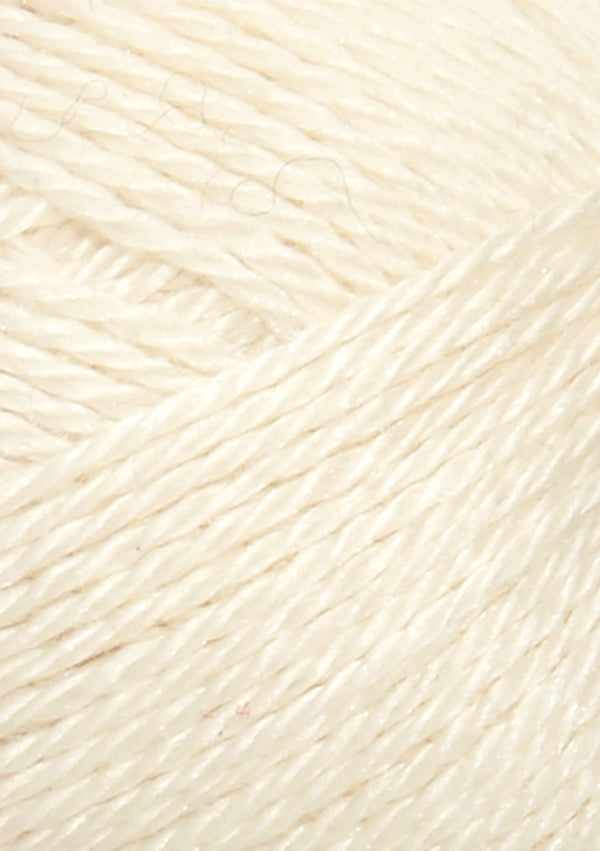 Nahaufnahme von Sandnes Garn Alpakka Silke 1002 White