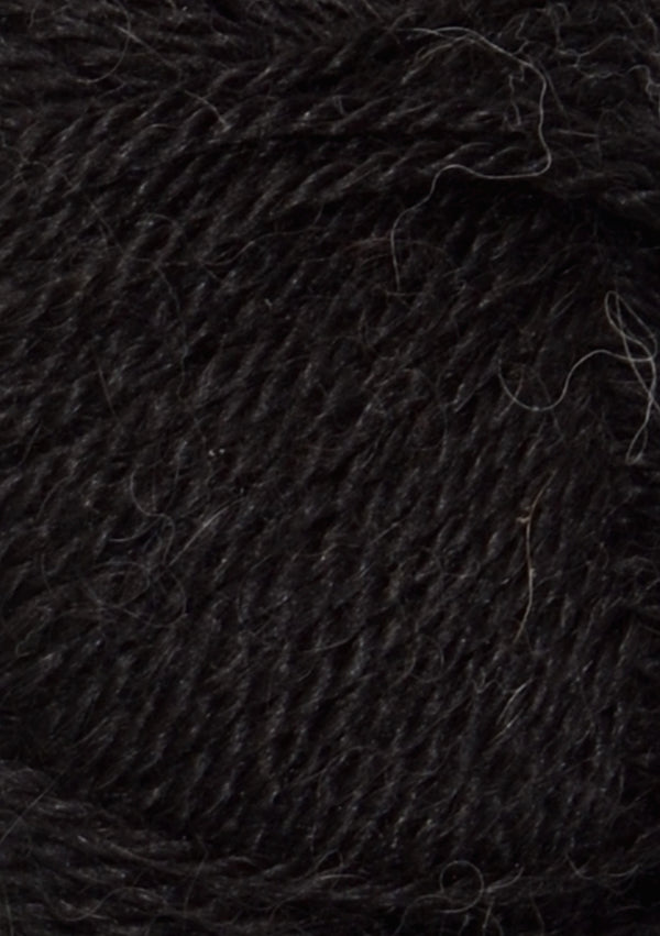 Nahaufnahme von Sandnes Garn Alpakka Silke 1099 black