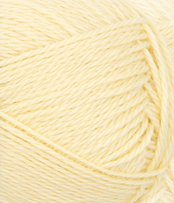 Nahaufnahme von Sandnes Garn Alpakka Silke 2112 Light Yellow