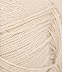 Nahaufnahme von Sandnes Garn Alpakka Silke 2511 Almond