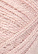 Nahaufnahme von Sandnes Garn Alpakka Silke 3511 Powder Pink