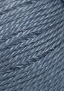 Nahaufnahme von Sandnes Garn Alpakka Silke 6052 Jeans