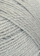 Nahaufnahme von Sandnes Garn Alpakka Silke 7521 Light Grey