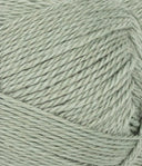 Nahaufnahme von Sandnes Garn Alpakka Silke 8521 Dusty Light Green