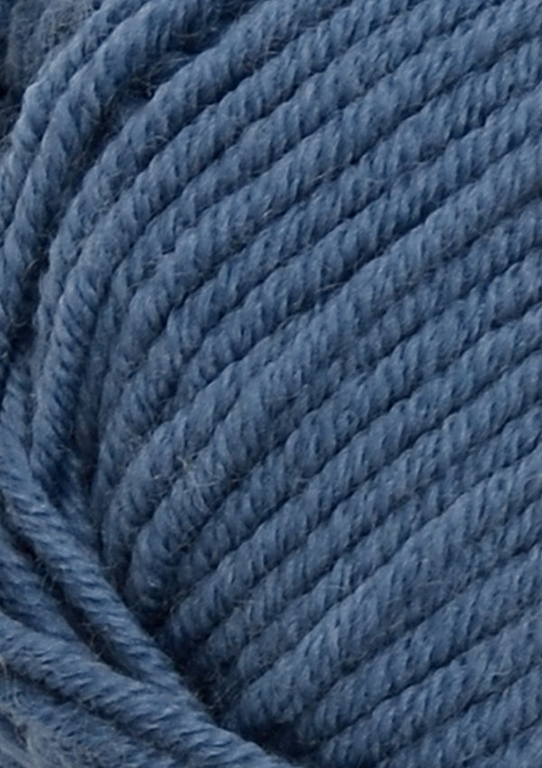 Nahaufnahme von Sandnes Garn Merinoull 6052 Jeans