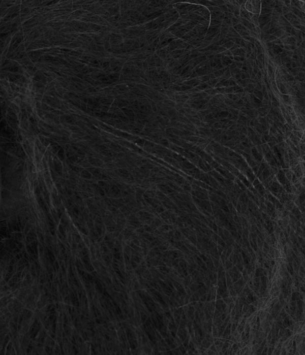Nahaufnahme von Sandnes Garn Tynn Silk Mohair 1099 Black