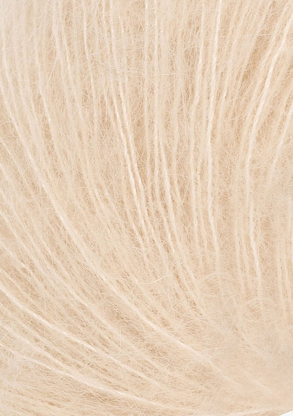 Nahaufnahme von Sandnes Garn Tynn Silk Mohair 2511 Almond