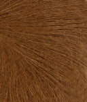 Nahaufnahme von Sandnes Garn Tynn Silk Mohair 2573 Monks Robe