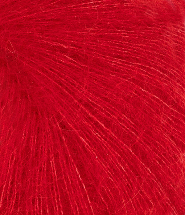 Nahaufnahme von Sandnes Garn Tynn Silk Mohair 4219 True Red