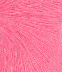 Nahaufnahme von Sandnes Garn Tynn Silk Mohair 4315 Bubblegum Pink