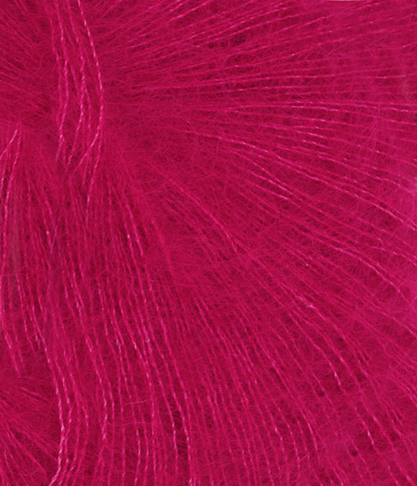 Nahaufnahme von Sandnes Garn Tynn Silk Mohair 4600 Jazzy Pink