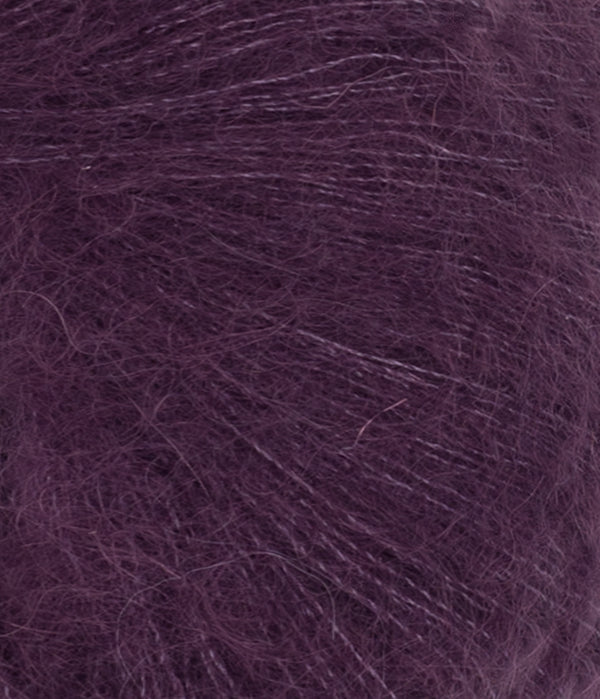 Nahaufnahme von Sandnes Garn Tynn Silk Mohair 4672 Bearberry Juice