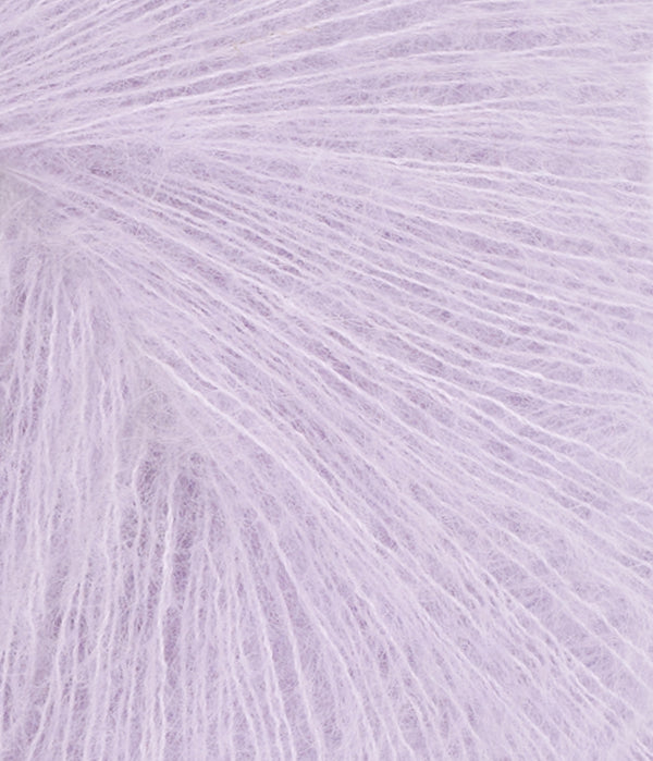 Nahaufnahme von Sandnes Garn Tynn Silk Mohair 5223 Lavender