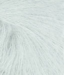 Nahaufnahme von Sandnes Garn Tynn Silk Mohair 5811 Arctic Ice
