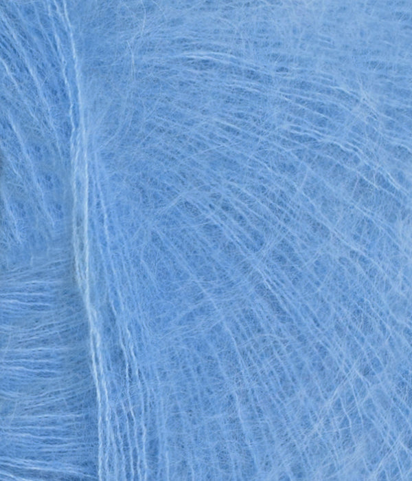 Nahaufnahme von Sandnes Garn Tynn Silk Mohair 5824 Provance Blue