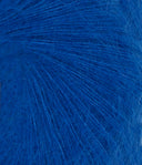 Nahaufnahme von Sandnes Garn Tynn Silk Mohair 6046 Jolly Blue