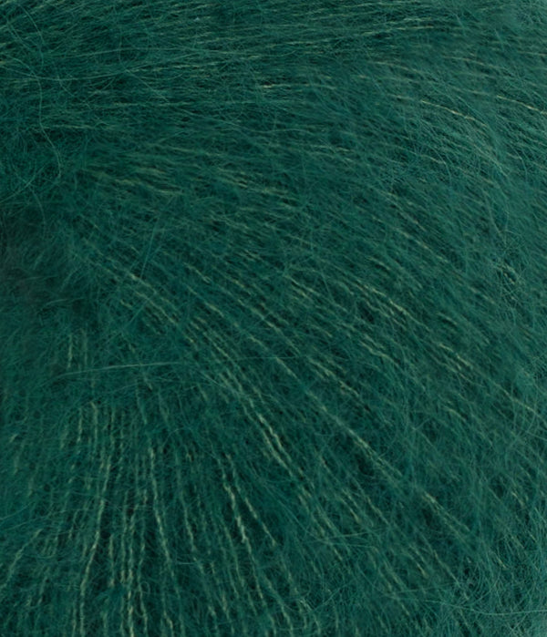 Nahaufnahme von Sandnes Garn Tynn Silk Mohair 7772 Rain Forest