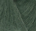 Nahaufnahme von Sandnes Garn Tynn Silk Mohair 8581 Deep Forest Green