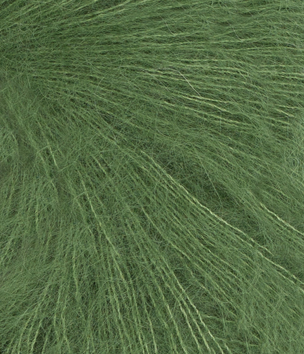 Nahaufnahme von Sandnes Garn Tynn Silk Mohair 8753 Vineyard Green