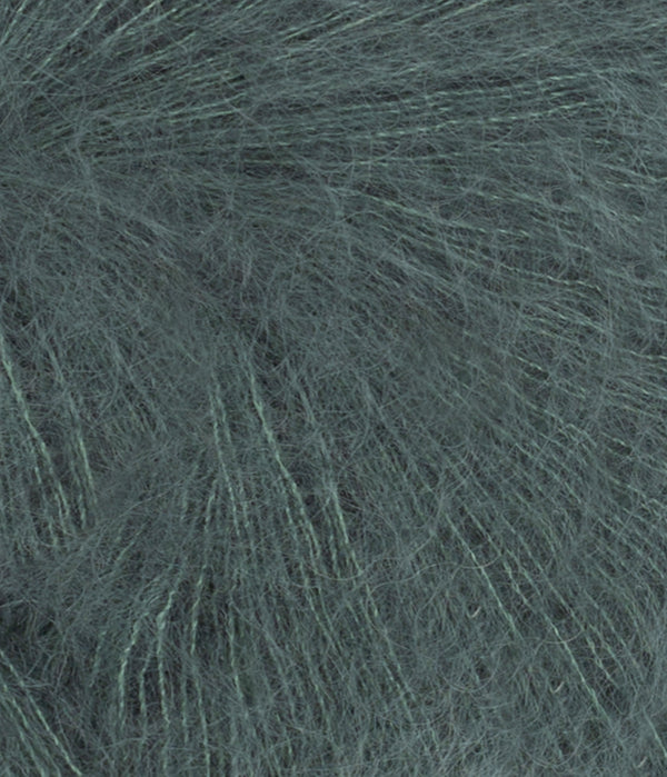 Nahaufnahme von Sandnes Garn Tynn Silk Mohair 9080 Urban Chic